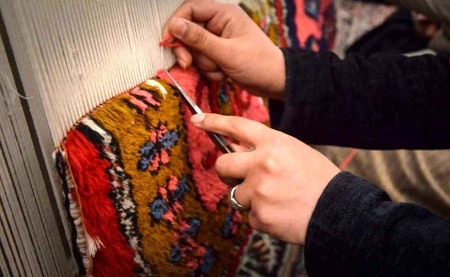 گلیم بافی از هنرهای سنتی انزلی