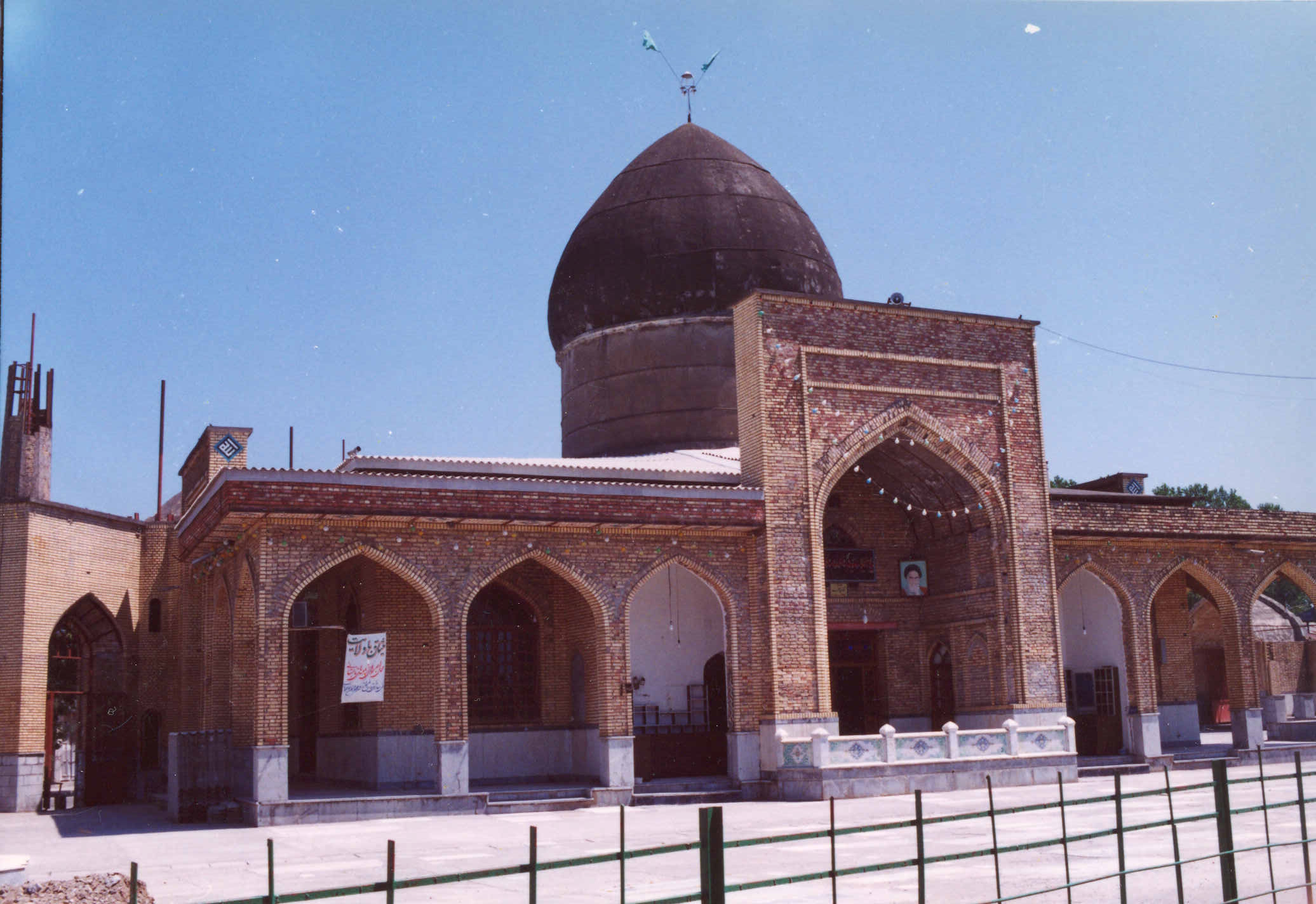 بقعه آقا سید محمد در روستای پیچا آستانه اشرفیه